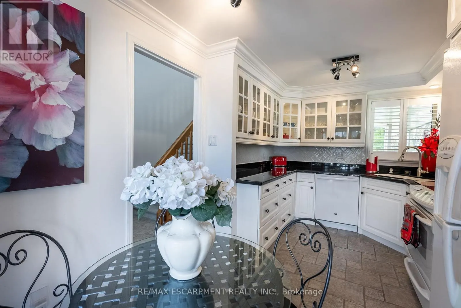 6 - 1508 UPPER MIDDLE ROAD