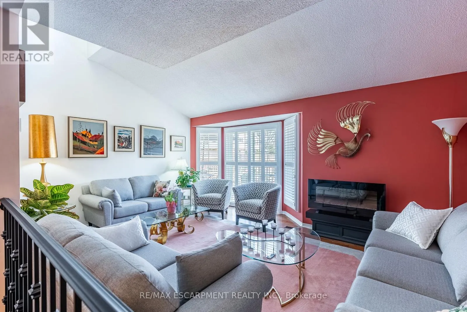 6 - 1508 UPPER MIDDLE ROAD