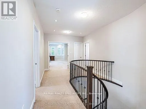28 ELBERN MARKELL DRIVE W