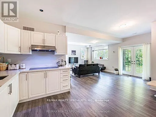 28 ELBERN MARKELL DRIVE W
