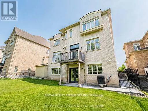 28 ELBERN MARKELL DRIVE W