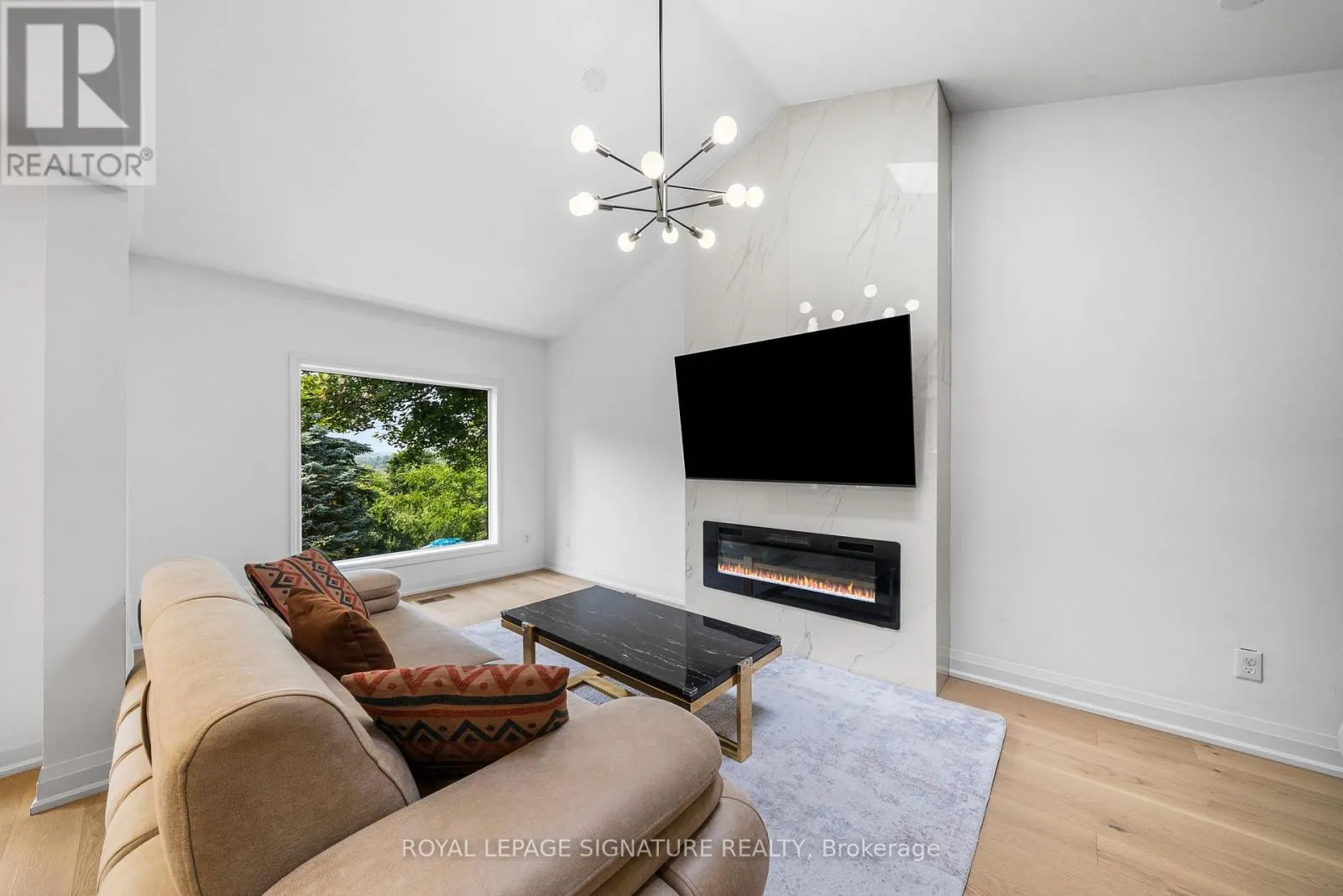 134 RIDGEBANK COURT