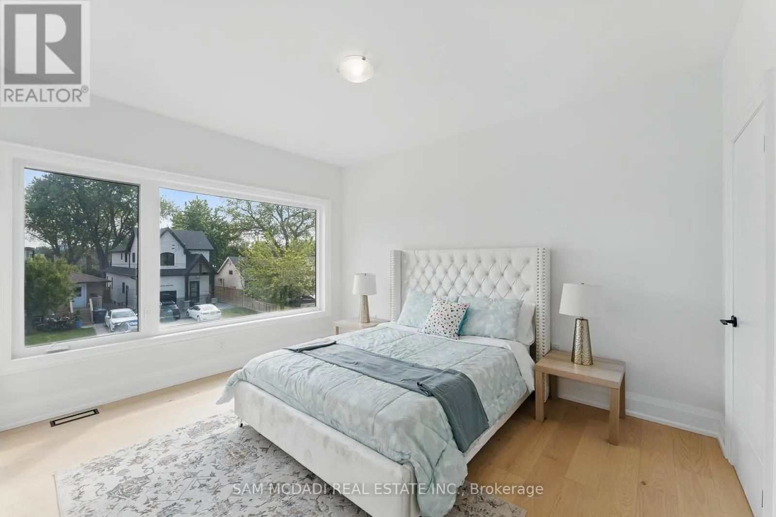 1037 MEREDITH AVENUE