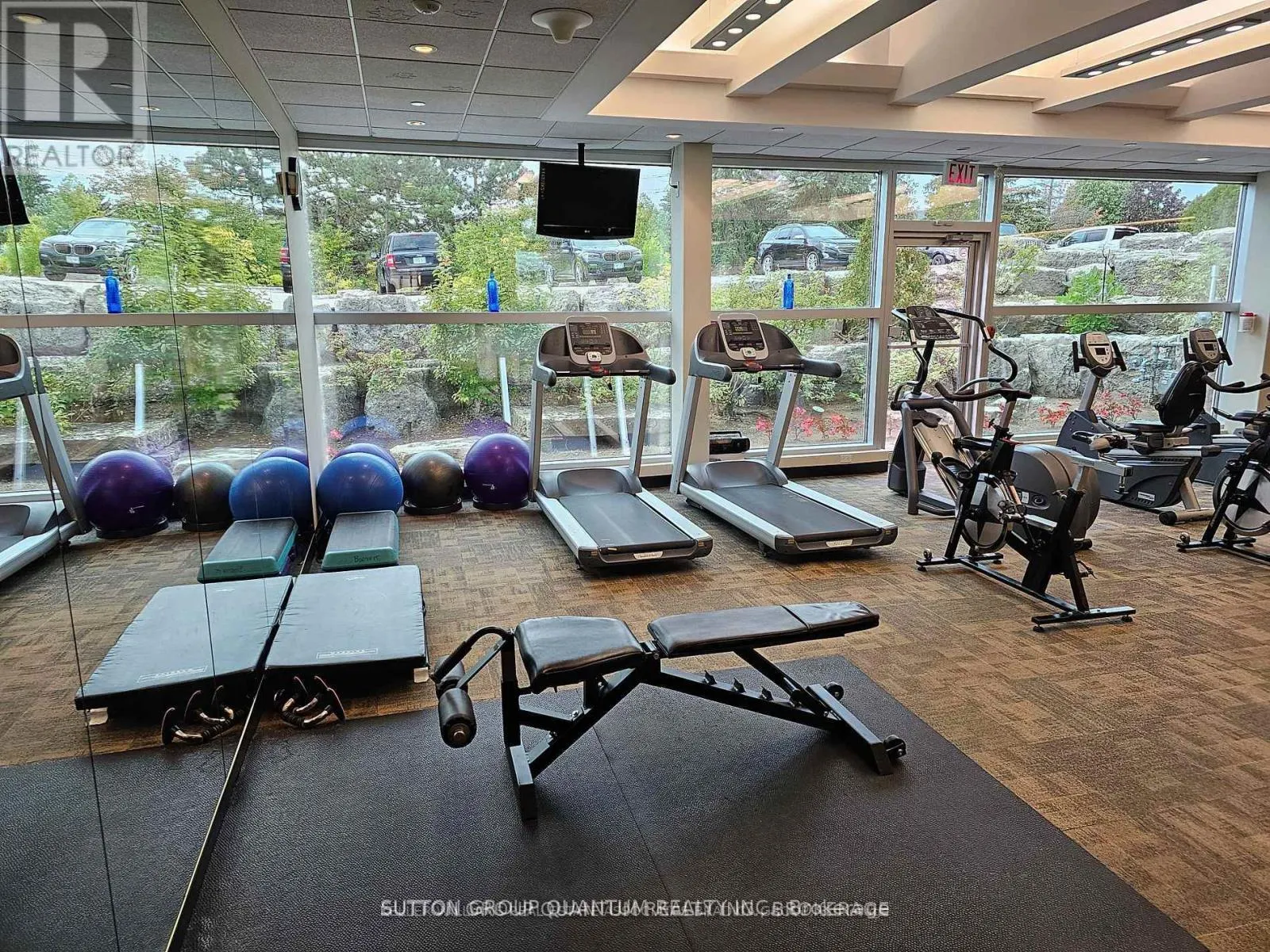 202 - 1005 SKYVIEW DRIVE