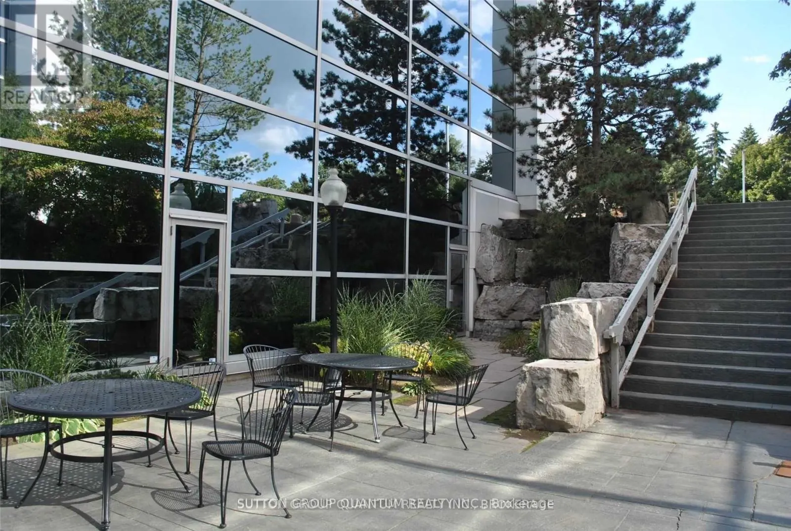 202 - 1005 SKYVIEW DRIVE