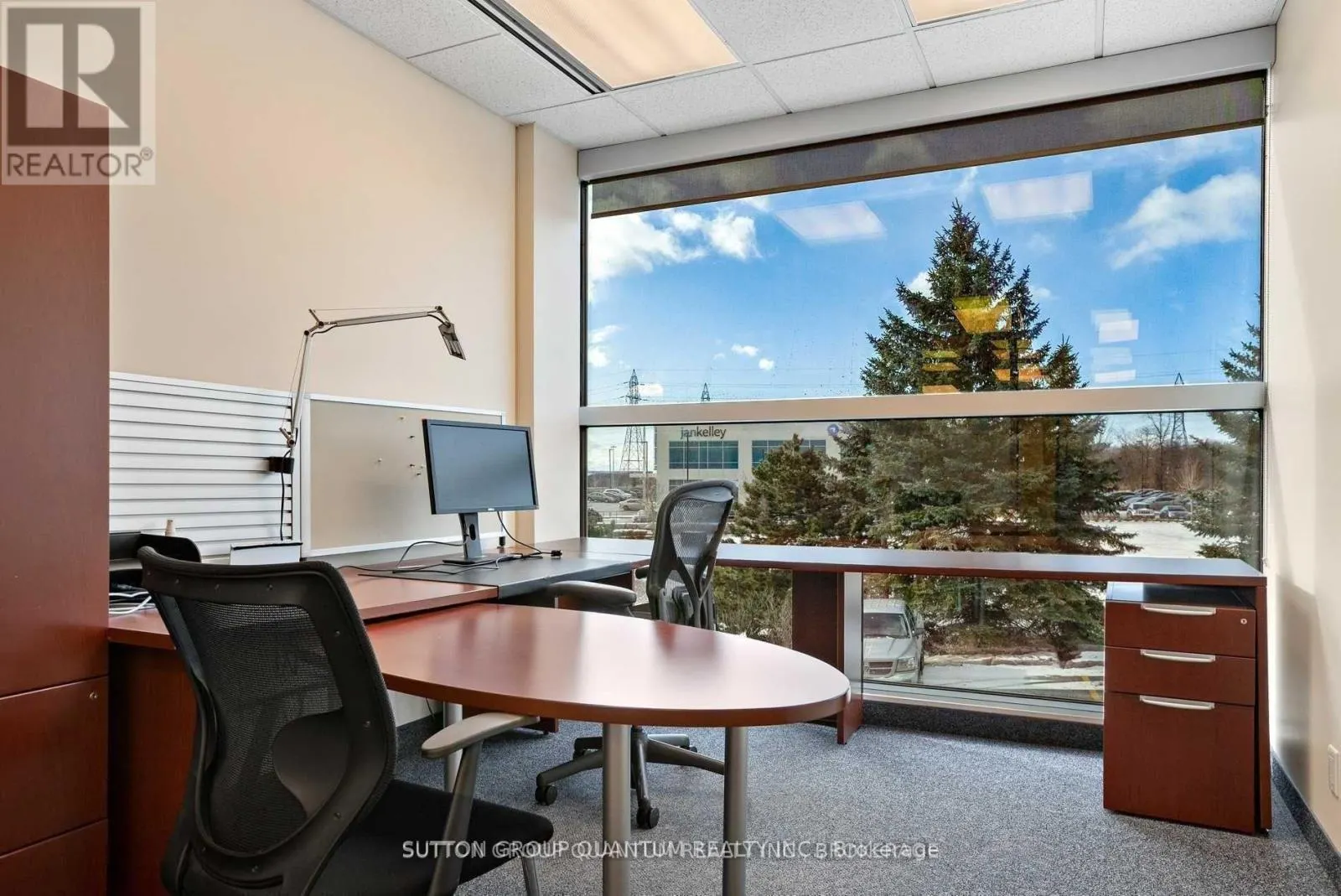 302 - 1005 SKYVIEW DRIVE