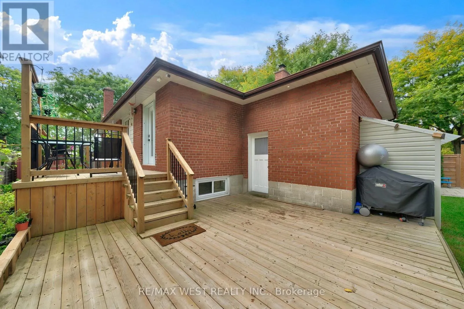 48 HAMLYN CRESCENT