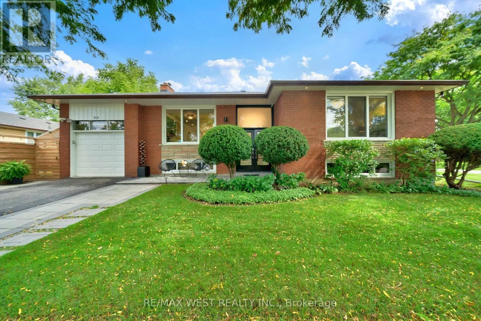 48 HAMLYN CRESCENT