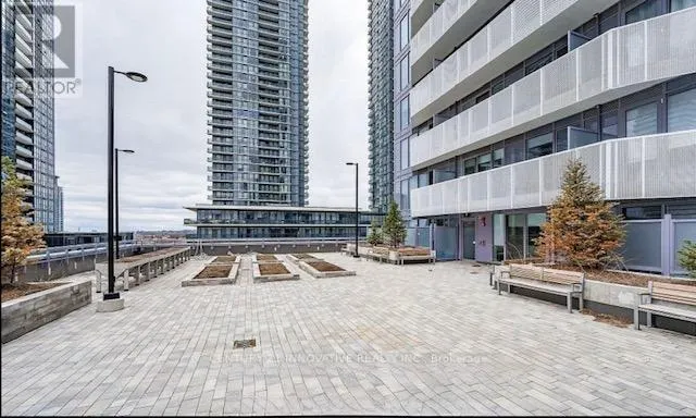 3905 - 4065 CONFEDERATION PARKWAY