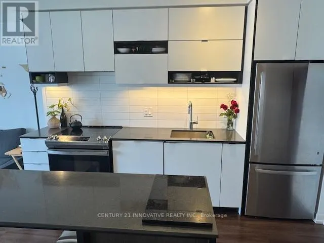 3905 - 4065 CONFEDERATION PARKWAY