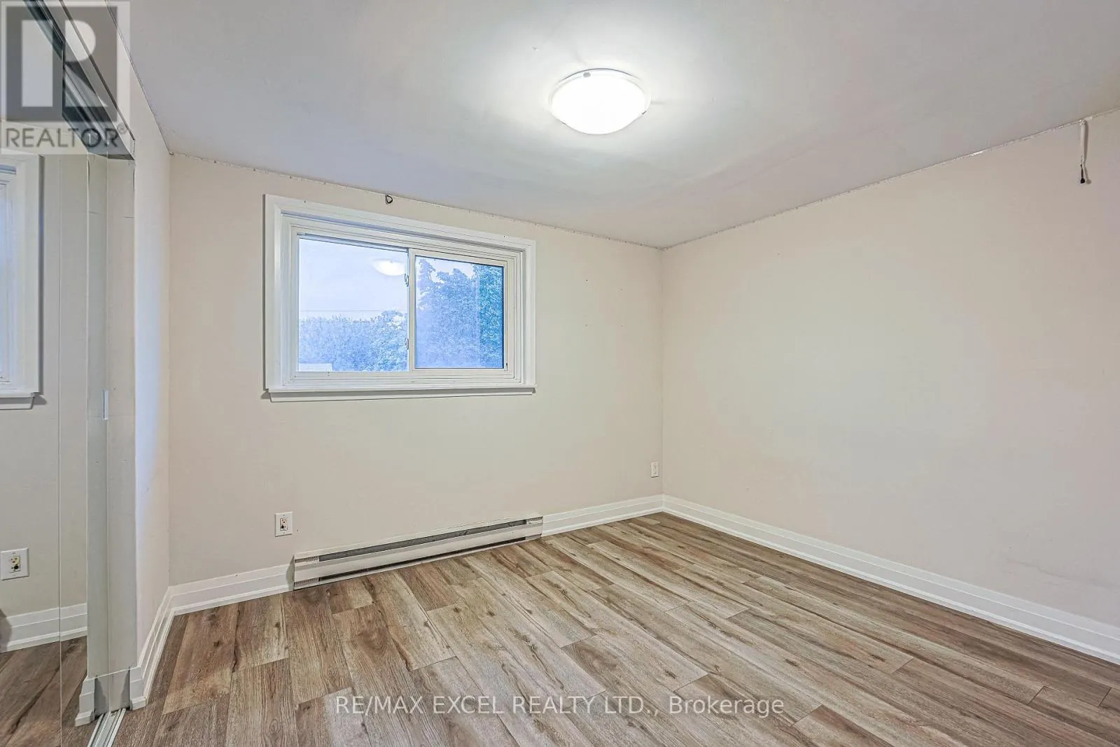 18 - 81 IRWIN ROAD