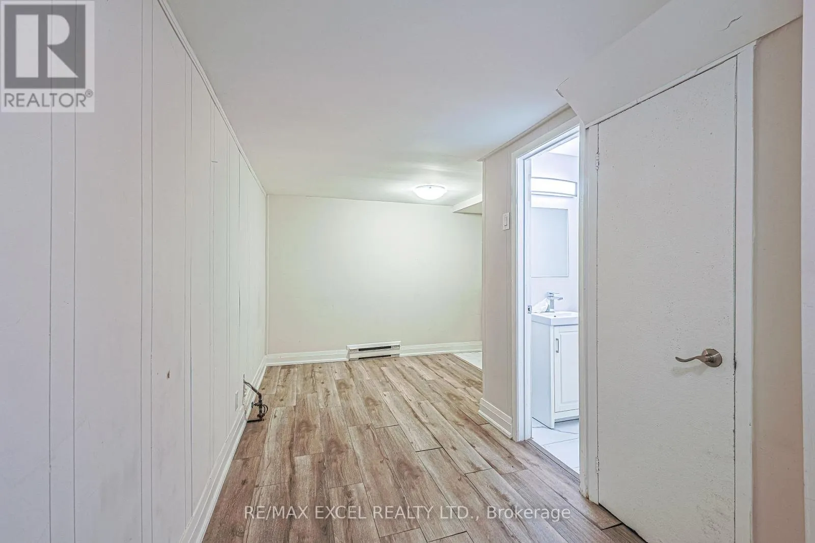 18 - 81 IRWIN ROAD