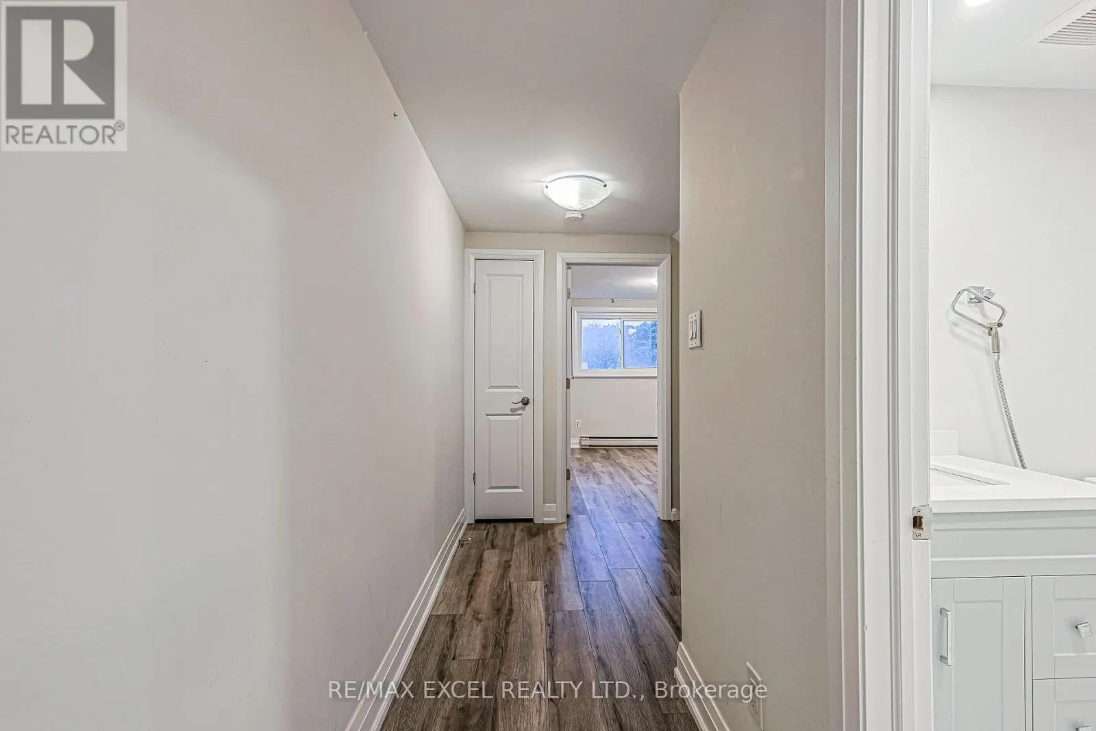 18 - 81 IRWIN ROAD
