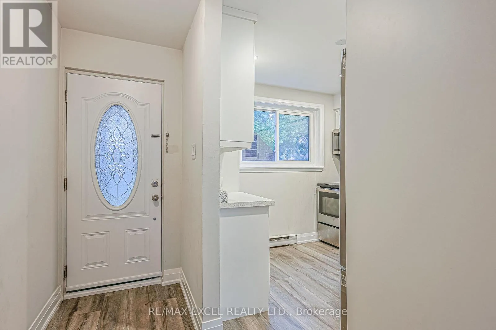18 - 81 IRWIN ROAD