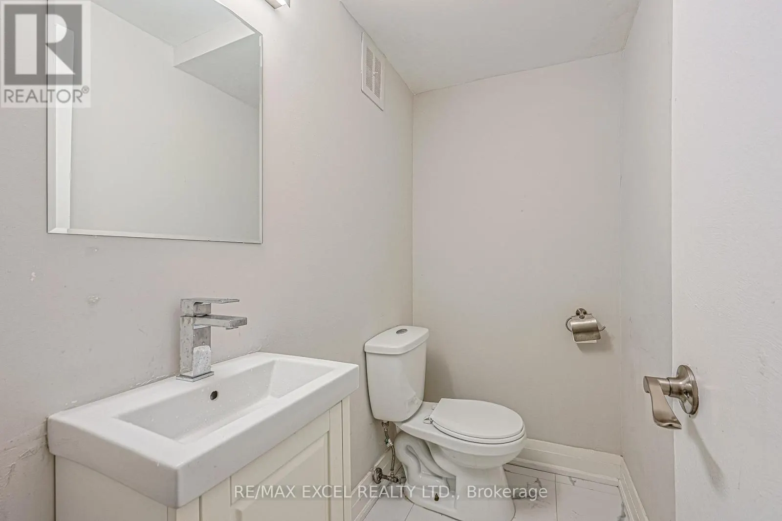 18 - 81 IRWIN ROAD