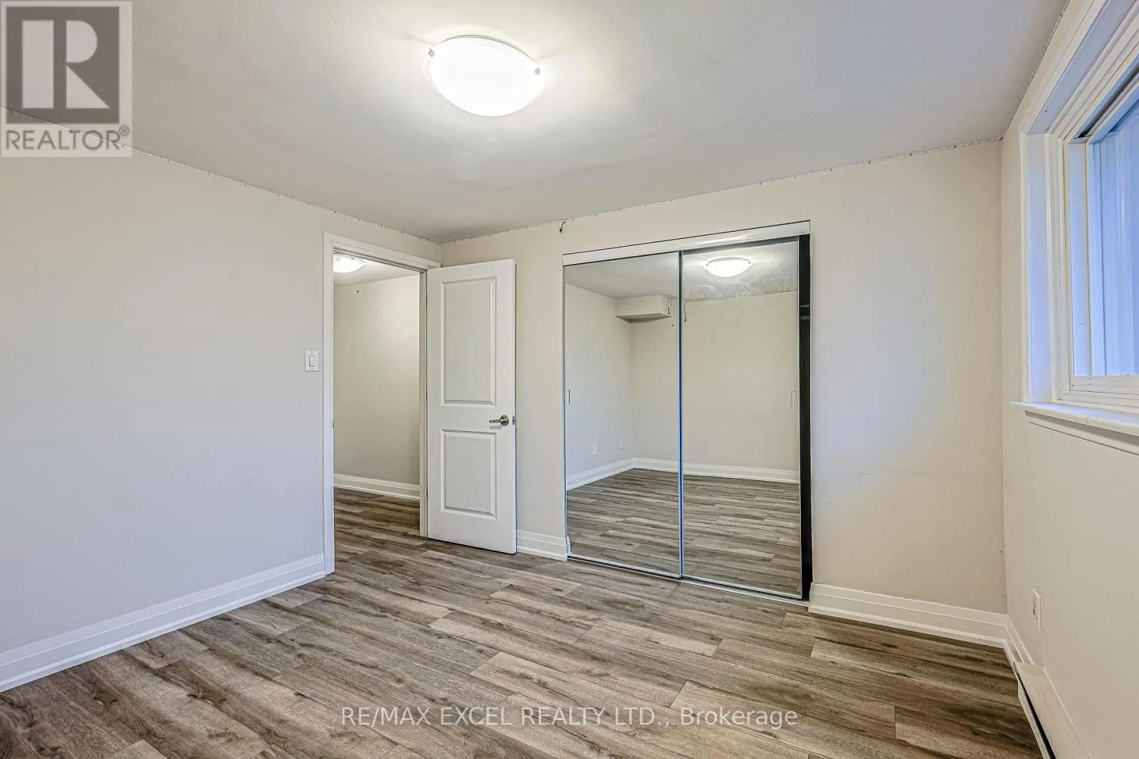 18 - 81 IRWIN ROAD