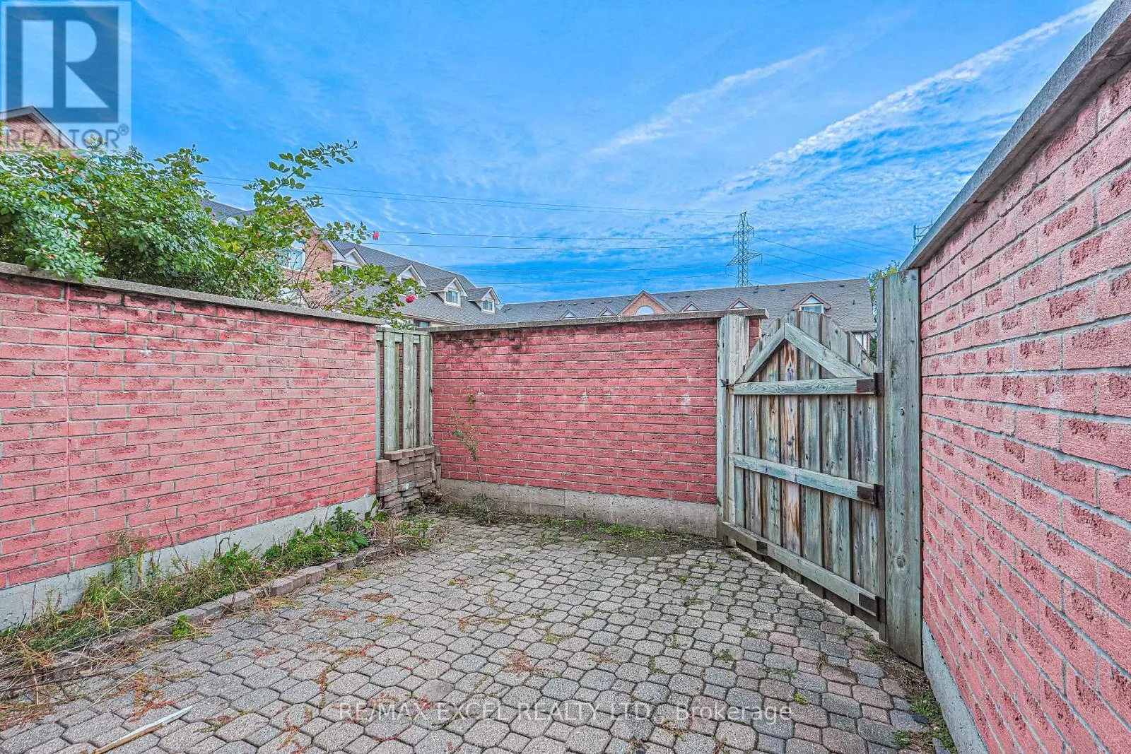 18 - 81 IRWIN ROAD