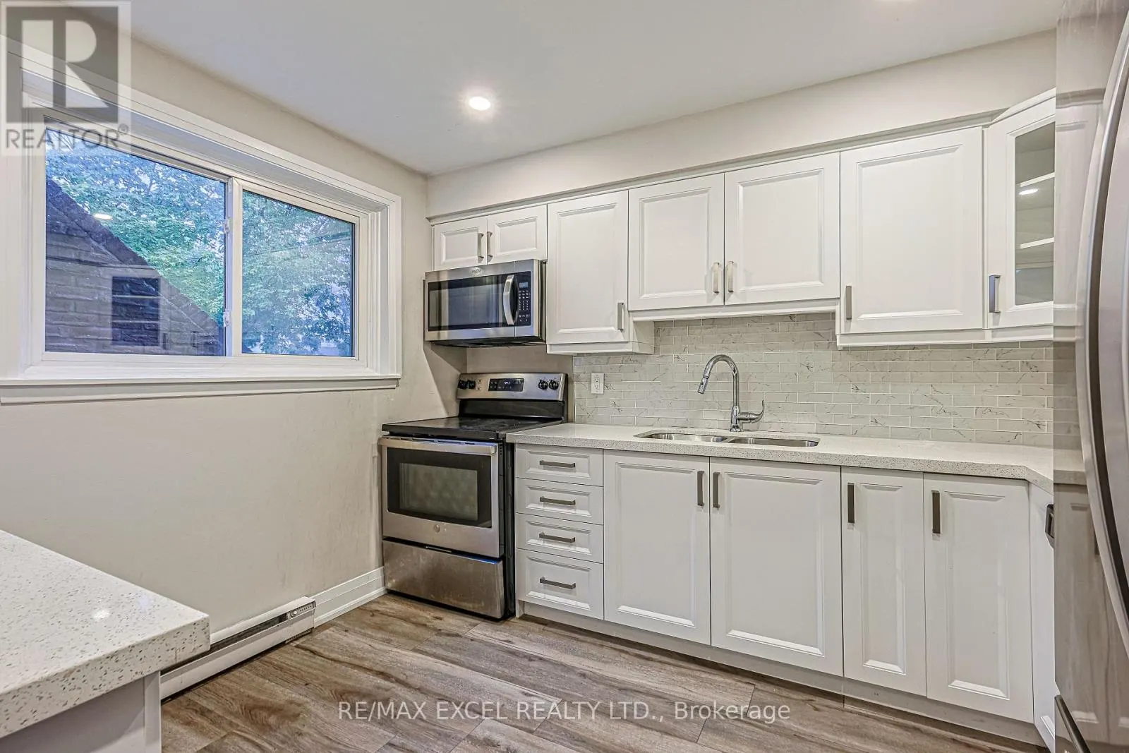 18 - 81 IRWIN ROAD