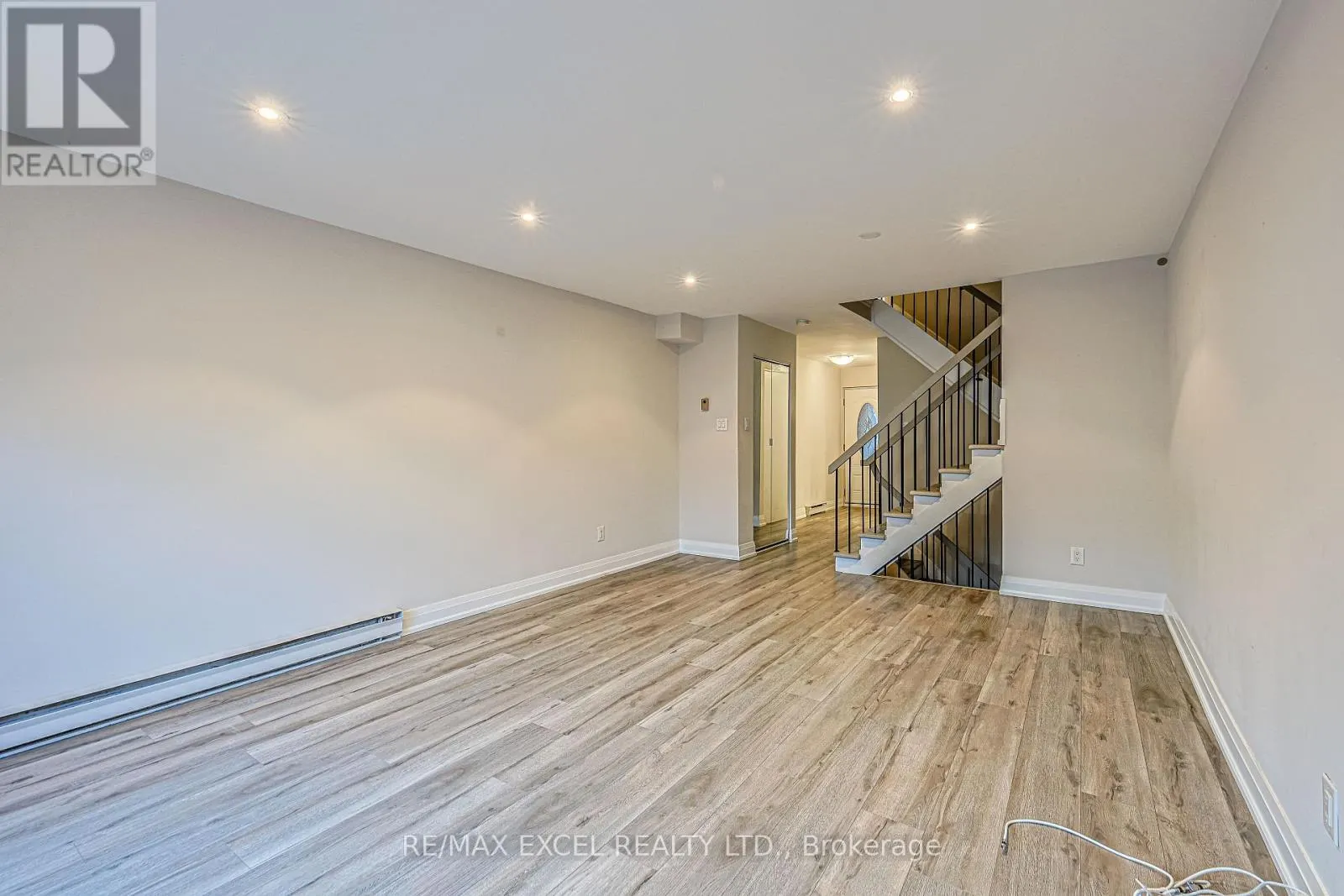 18 - 81 IRWIN ROAD