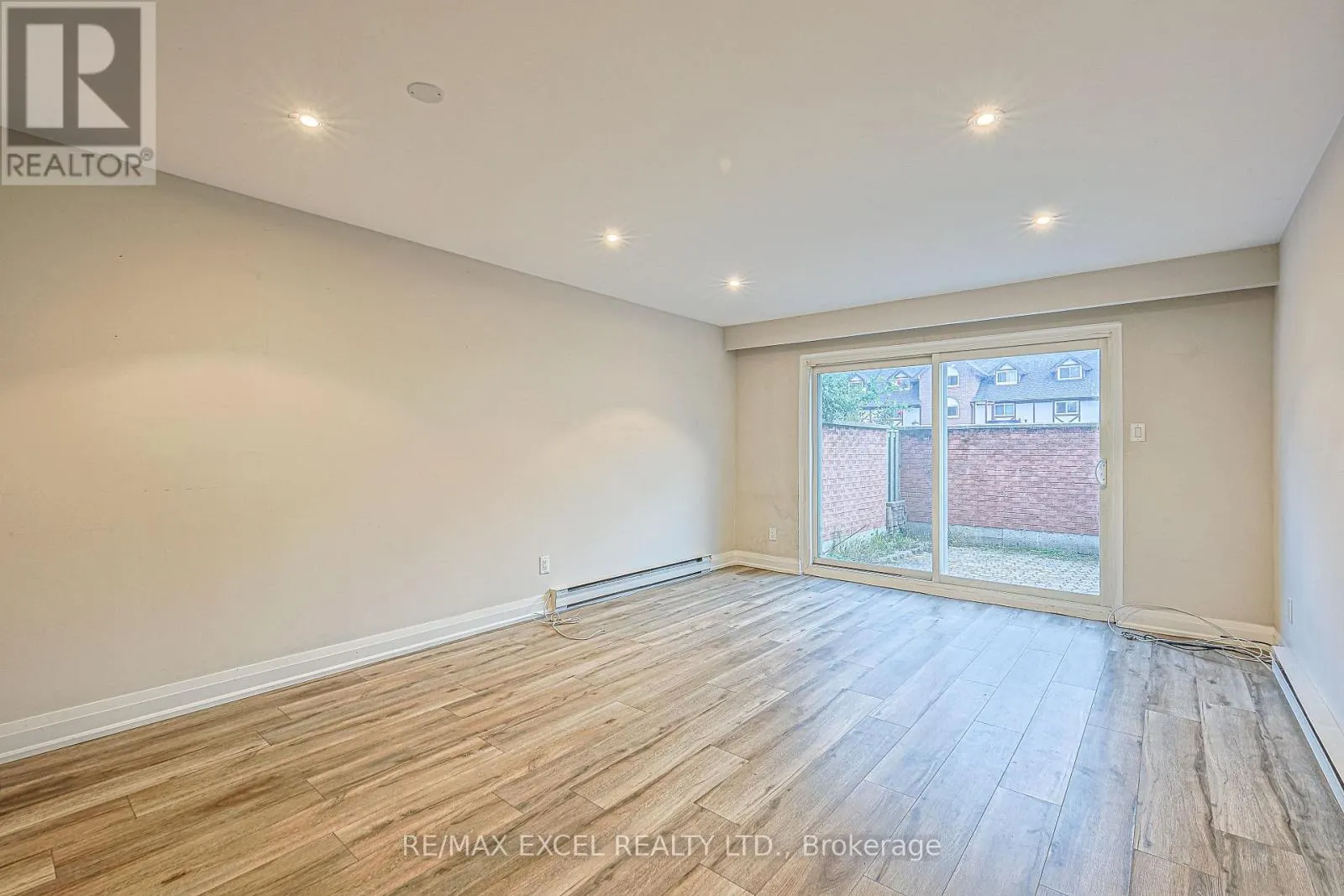 18 - 81 IRWIN ROAD