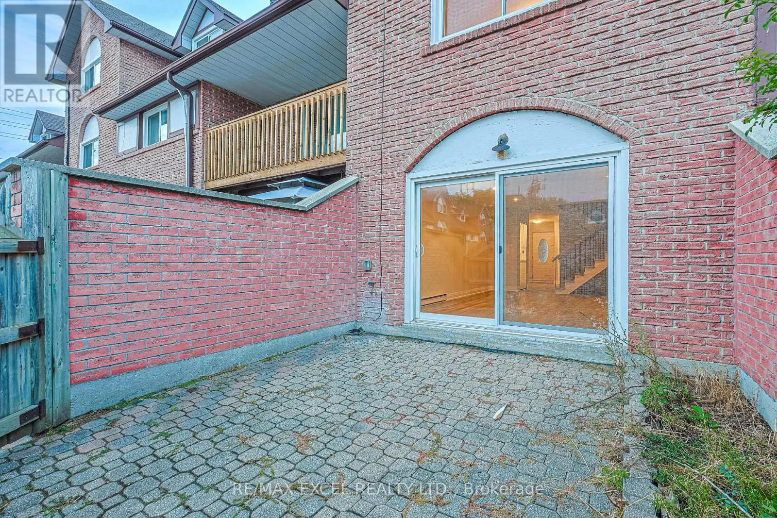 18 - 81 IRWIN ROAD