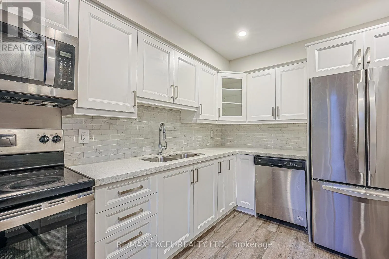 18 - 81 IRWIN ROAD