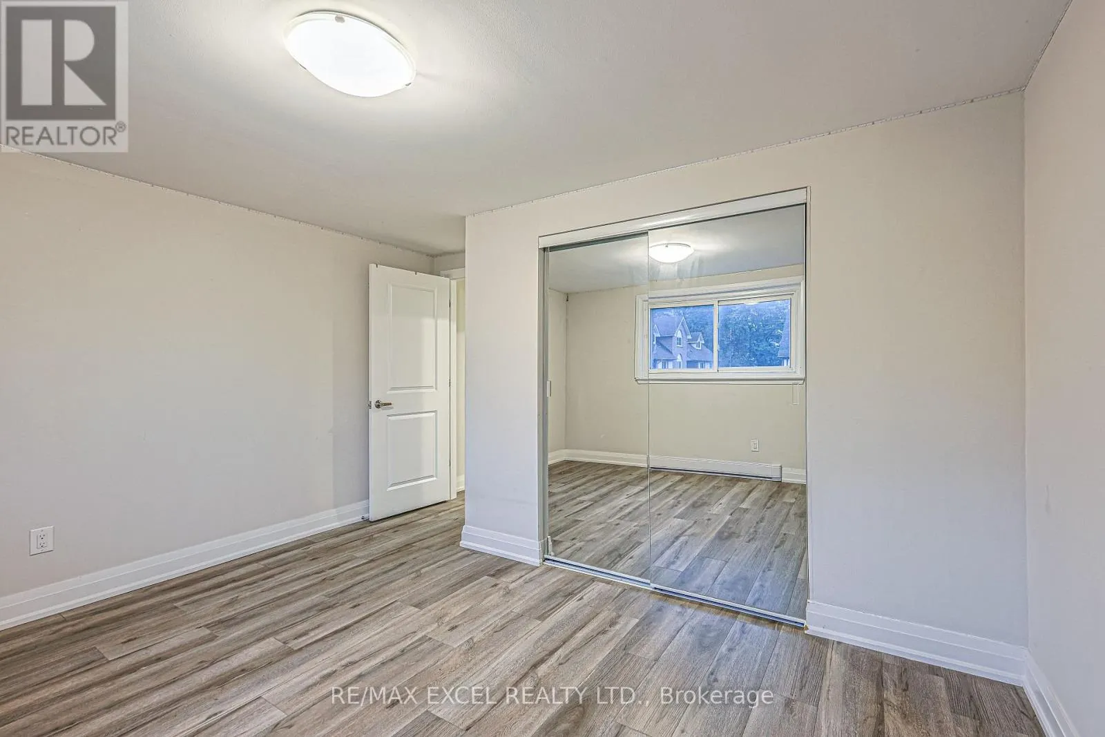 18 - 81 IRWIN ROAD