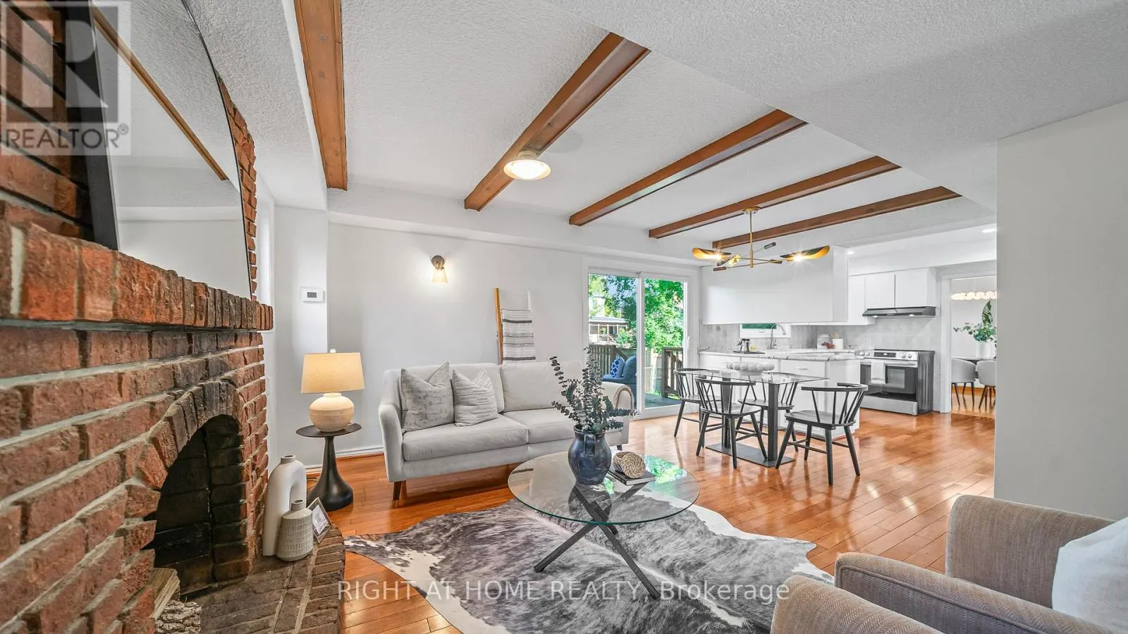 17 GLEN MEADOW COURT
