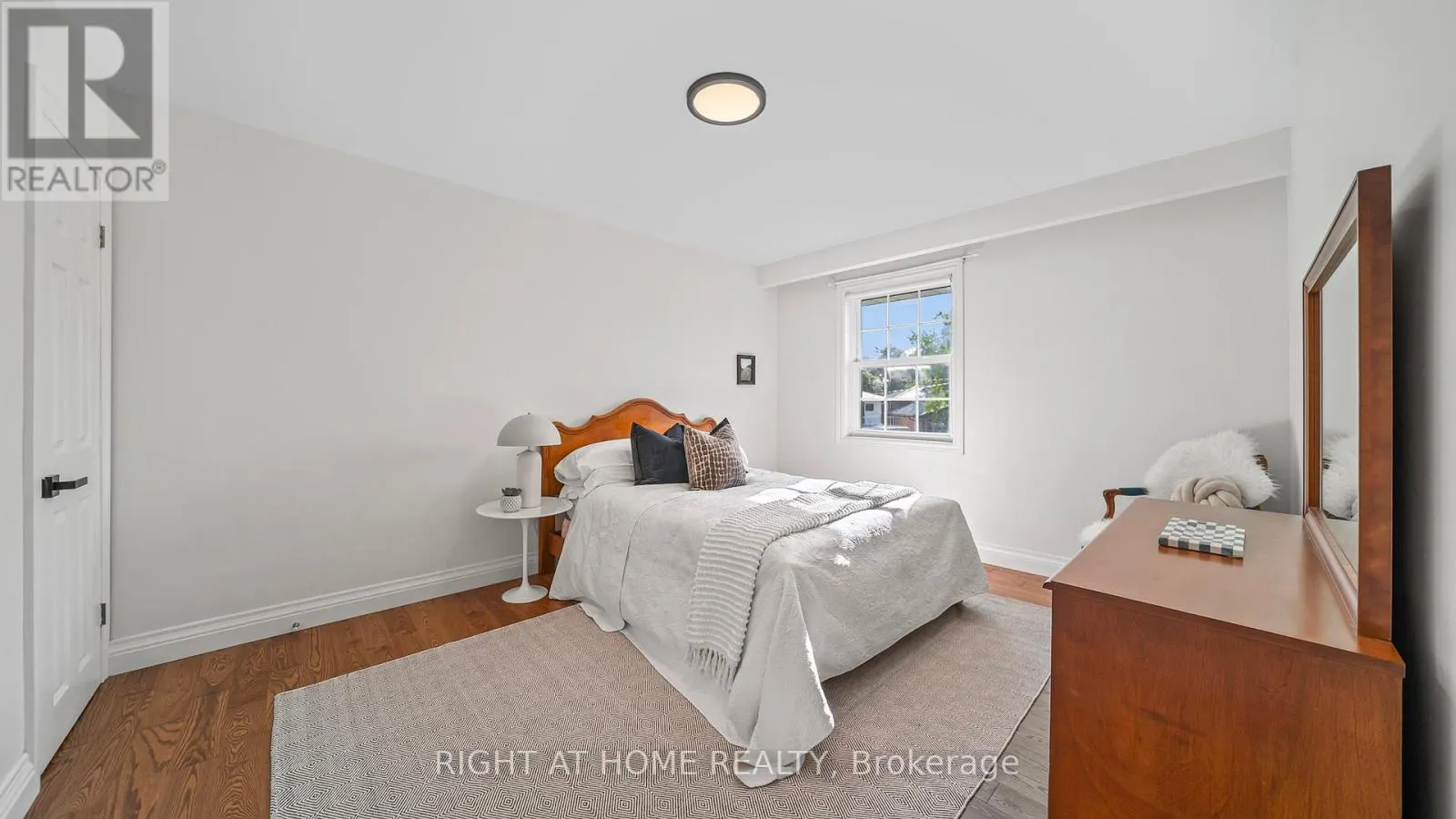 17 GLEN MEADOW COURT