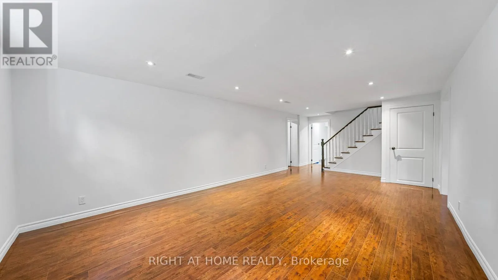 17 GLEN MEADOW COURT