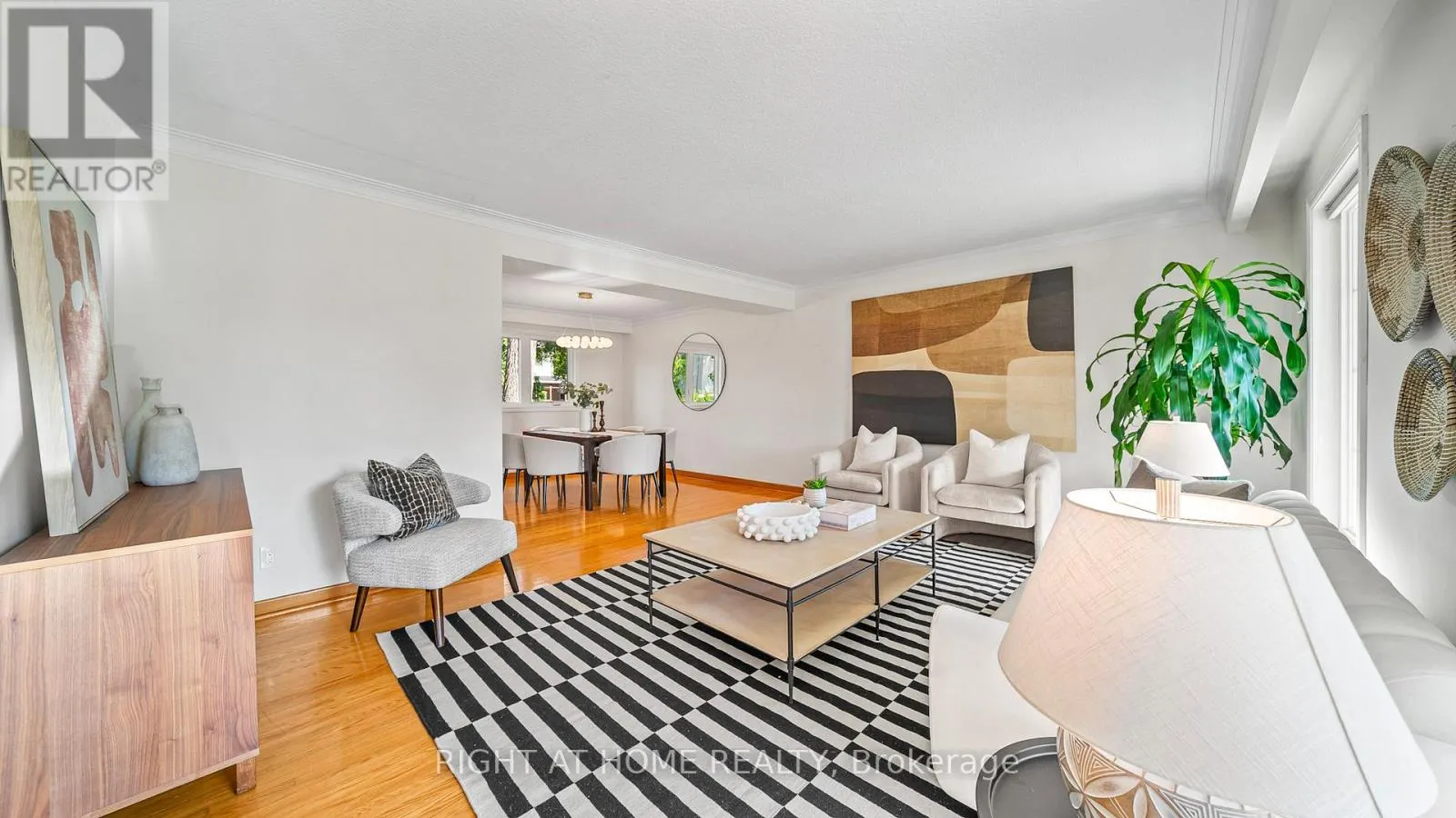 17 GLEN MEADOW COURT
