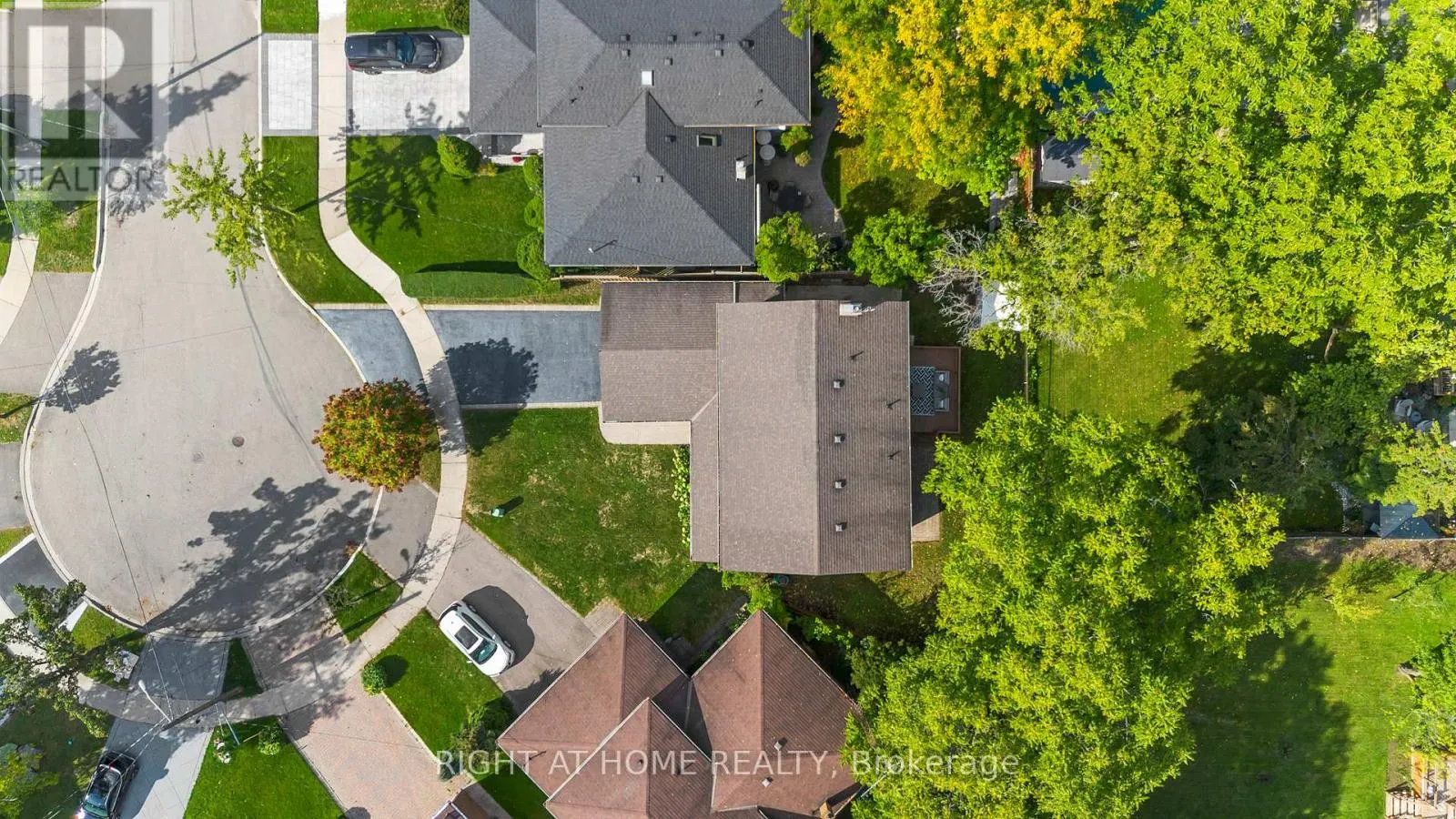 17 GLEN MEADOW COURT