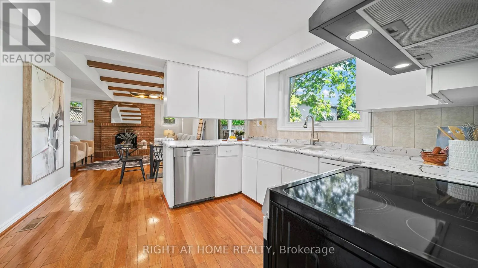 17 GLEN MEADOW COURT