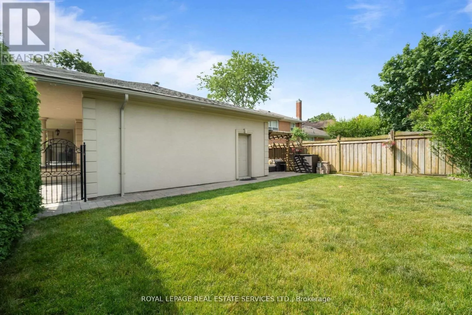 6 CADMAN COURT