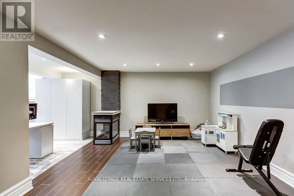 6 CADMAN COURT