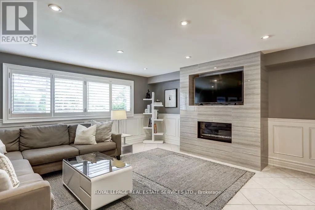 6 CADMAN COURT