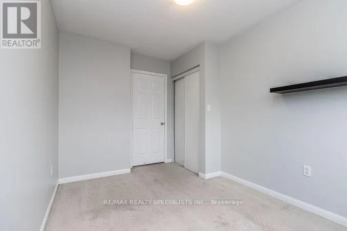 31 DECKER HOLLOW CIRCLE