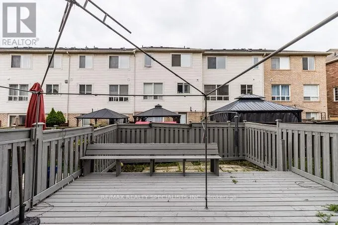 31 DECKER HOLLOW CIRCLE