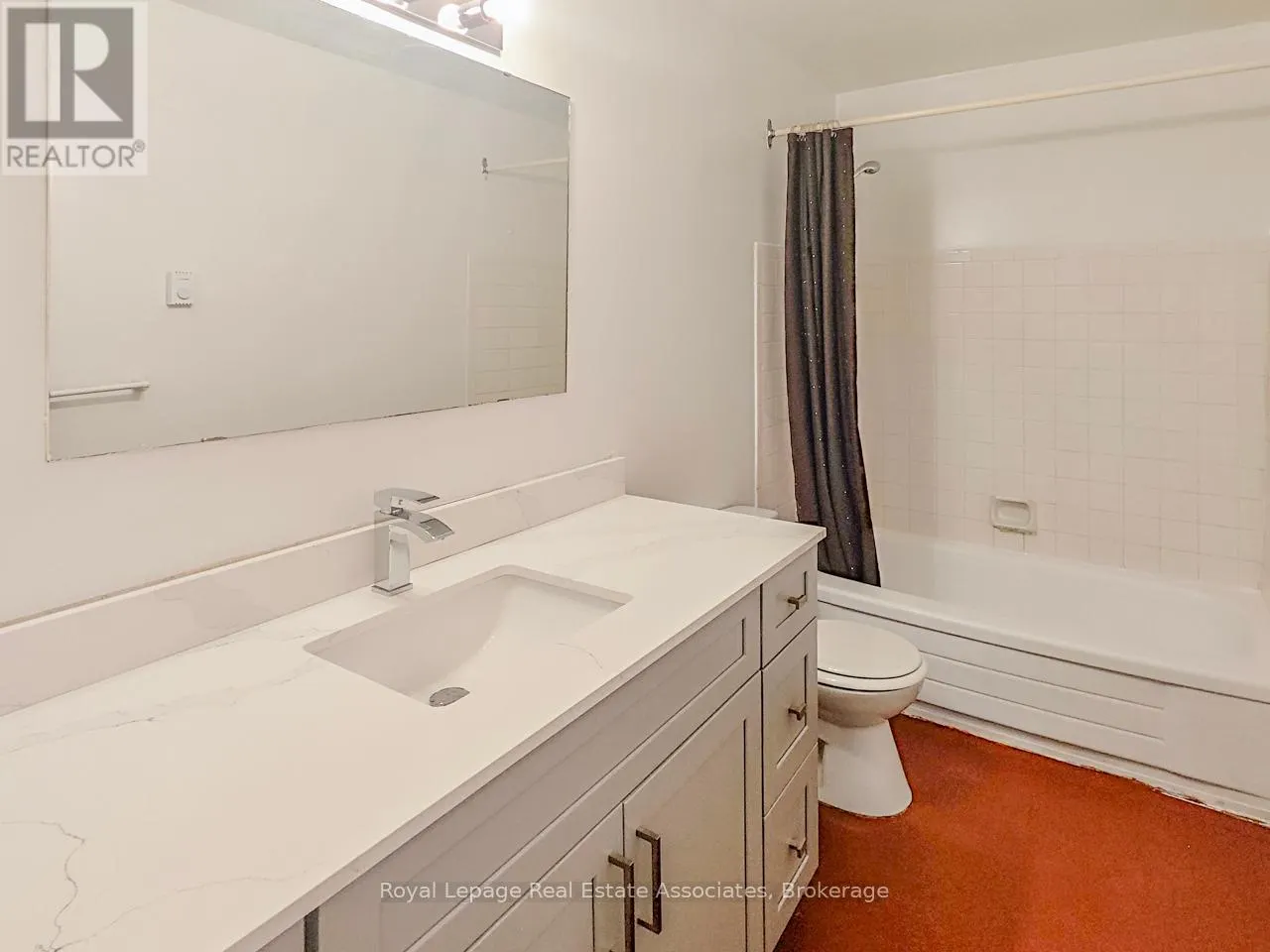 2ND FLR - 5130A DUNDAS STREET W