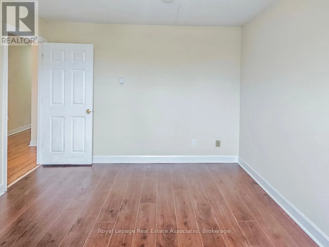 2ND FLR - 5130A DUNDAS STREET W