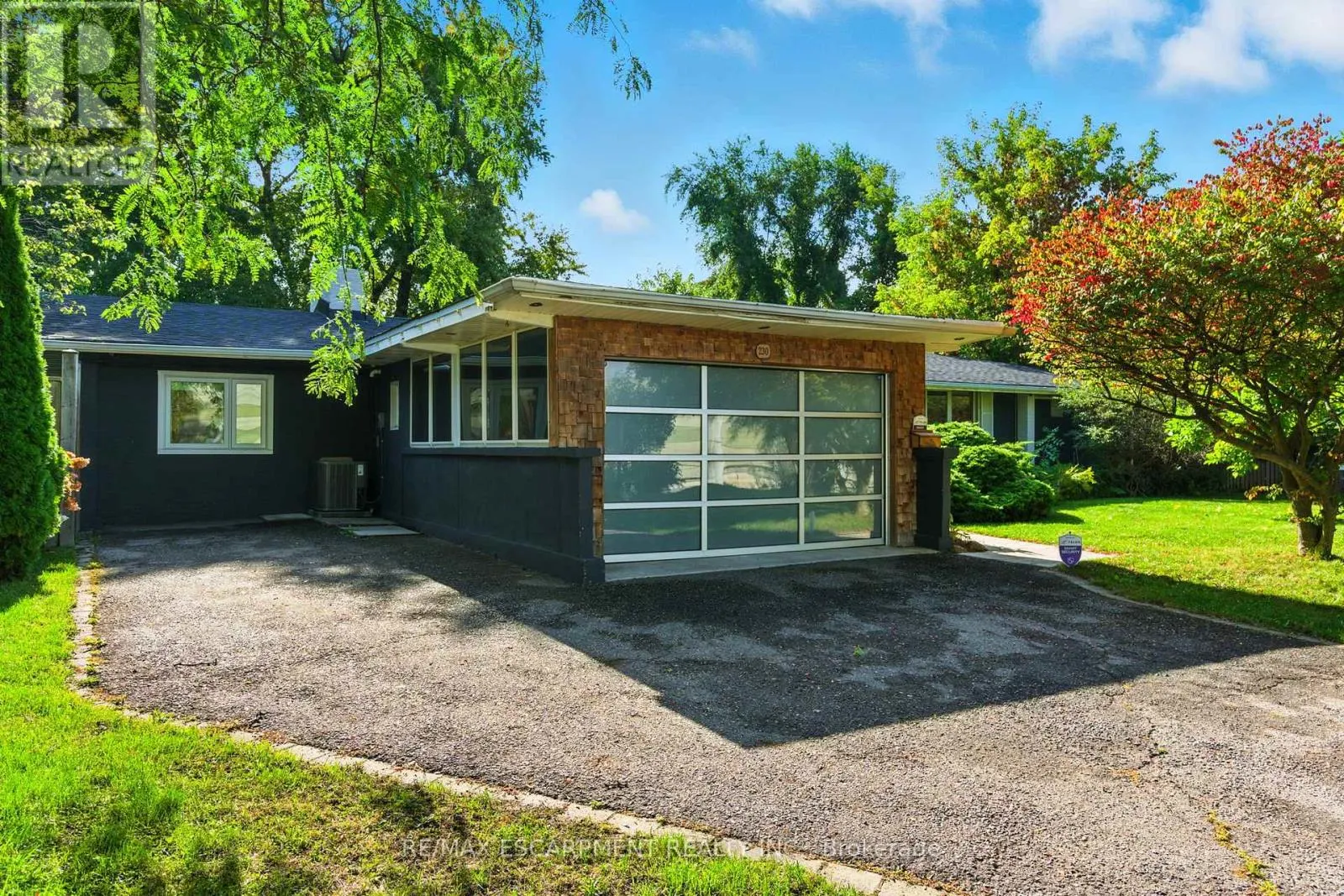 230 SOUTH SERVICE ROAD