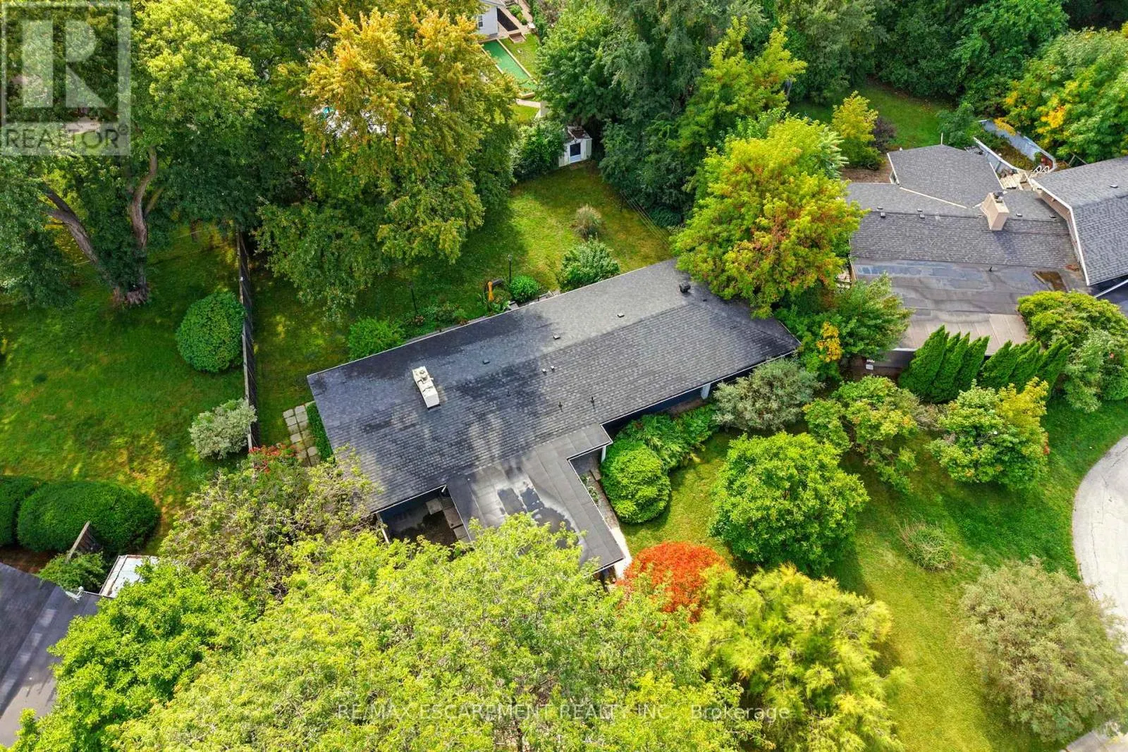 230 SOUTH SERVICE ROAD