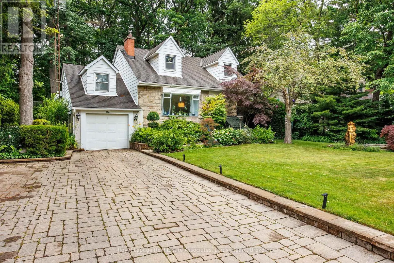 101 MINEOLA ROAD E