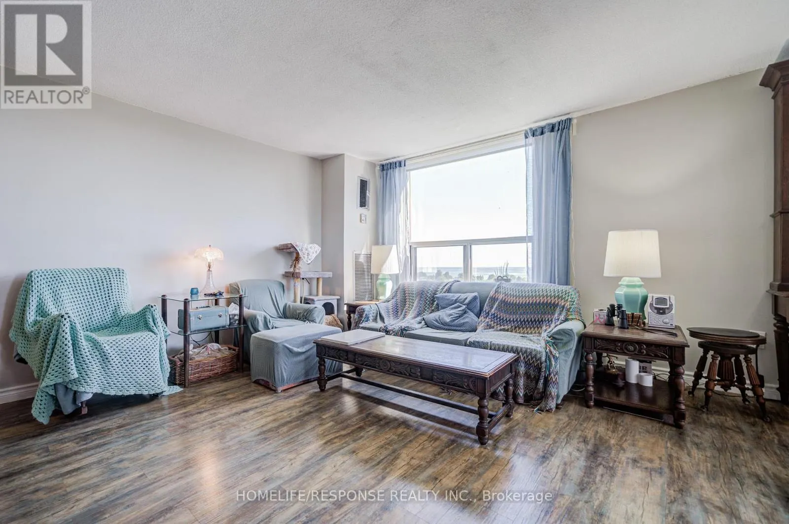 1401 - 1535 LAKESHORE ROAD