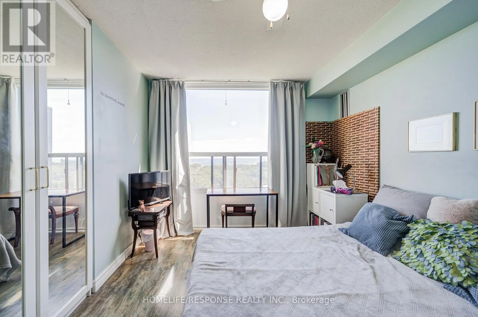 1401 - 1535 LAKESHORE ROAD