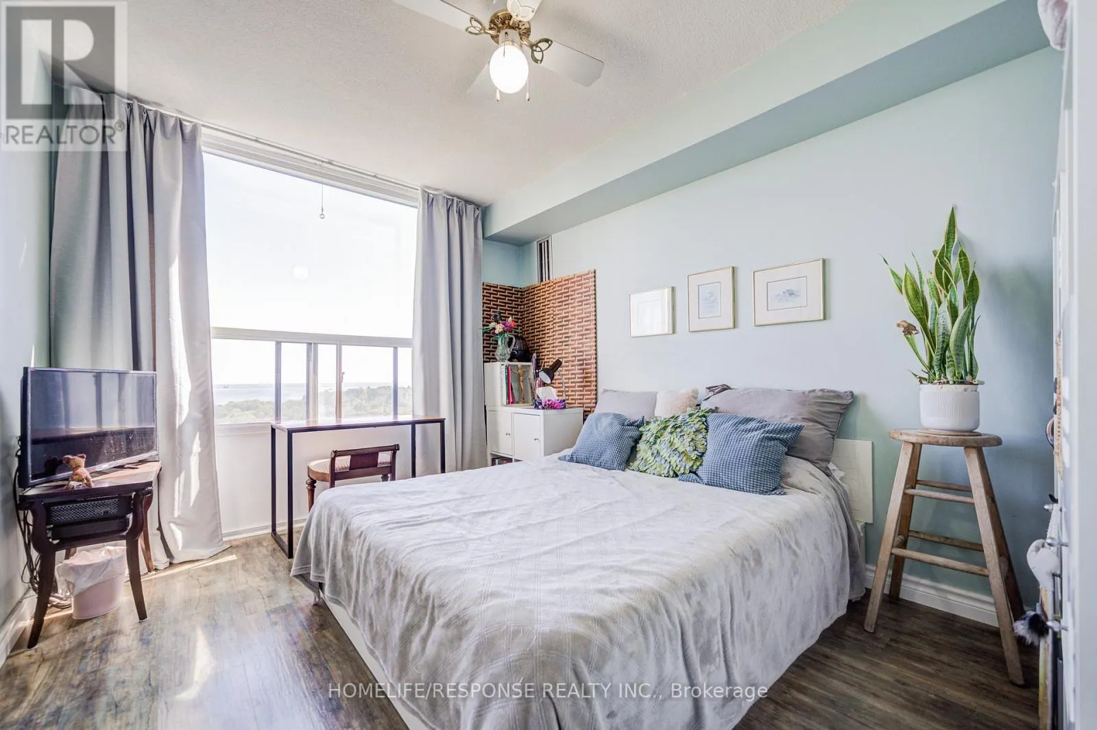 1401 - 1535 LAKESHORE ROAD