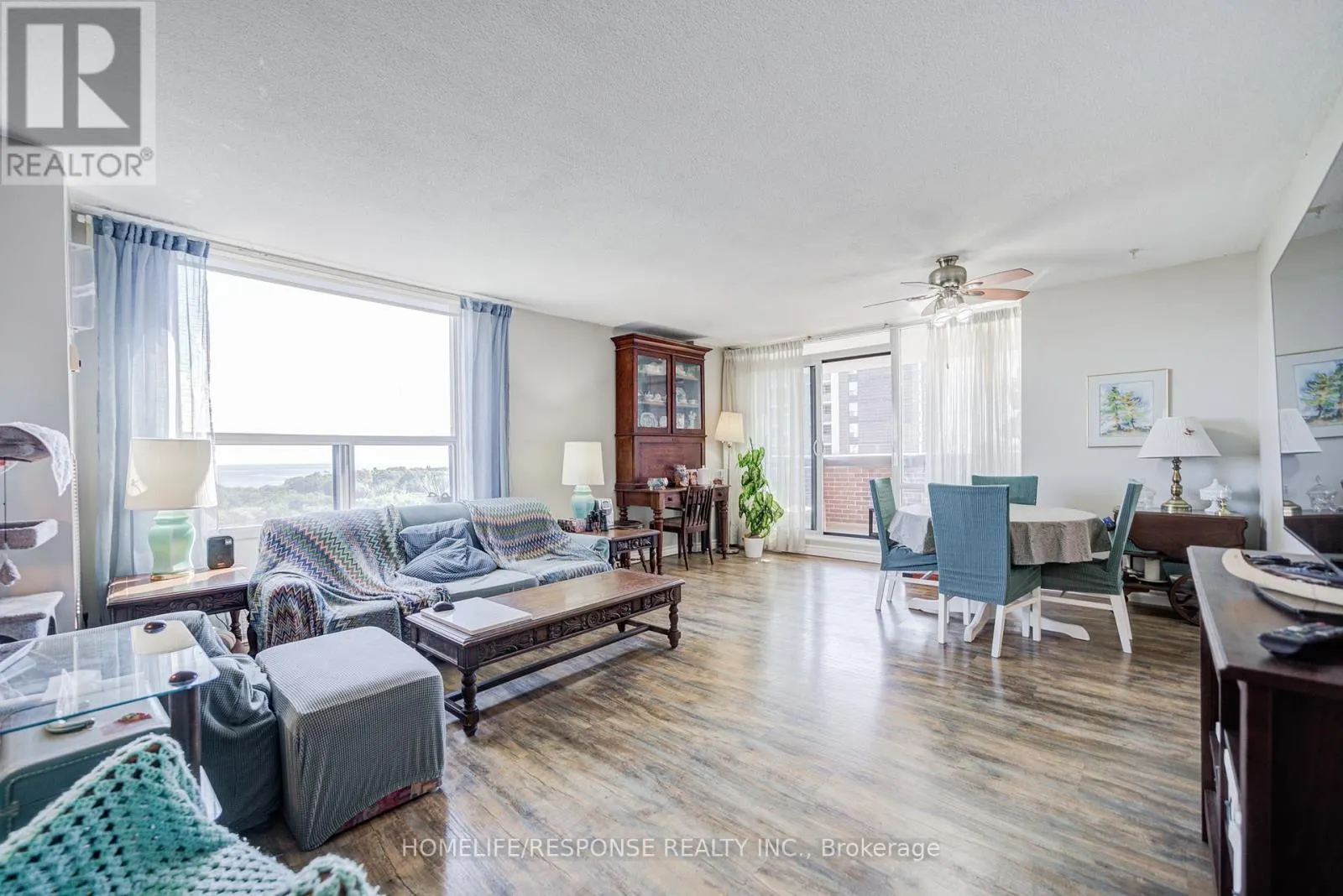 1401 - 1535 LAKESHORE ROAD
