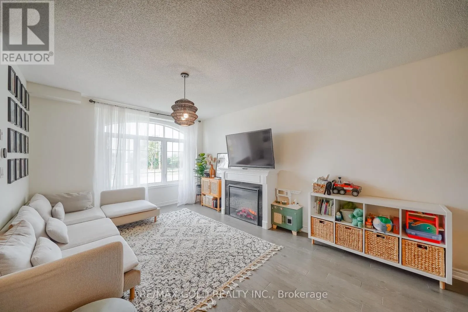 124 FRUITVALE CIRCLE
