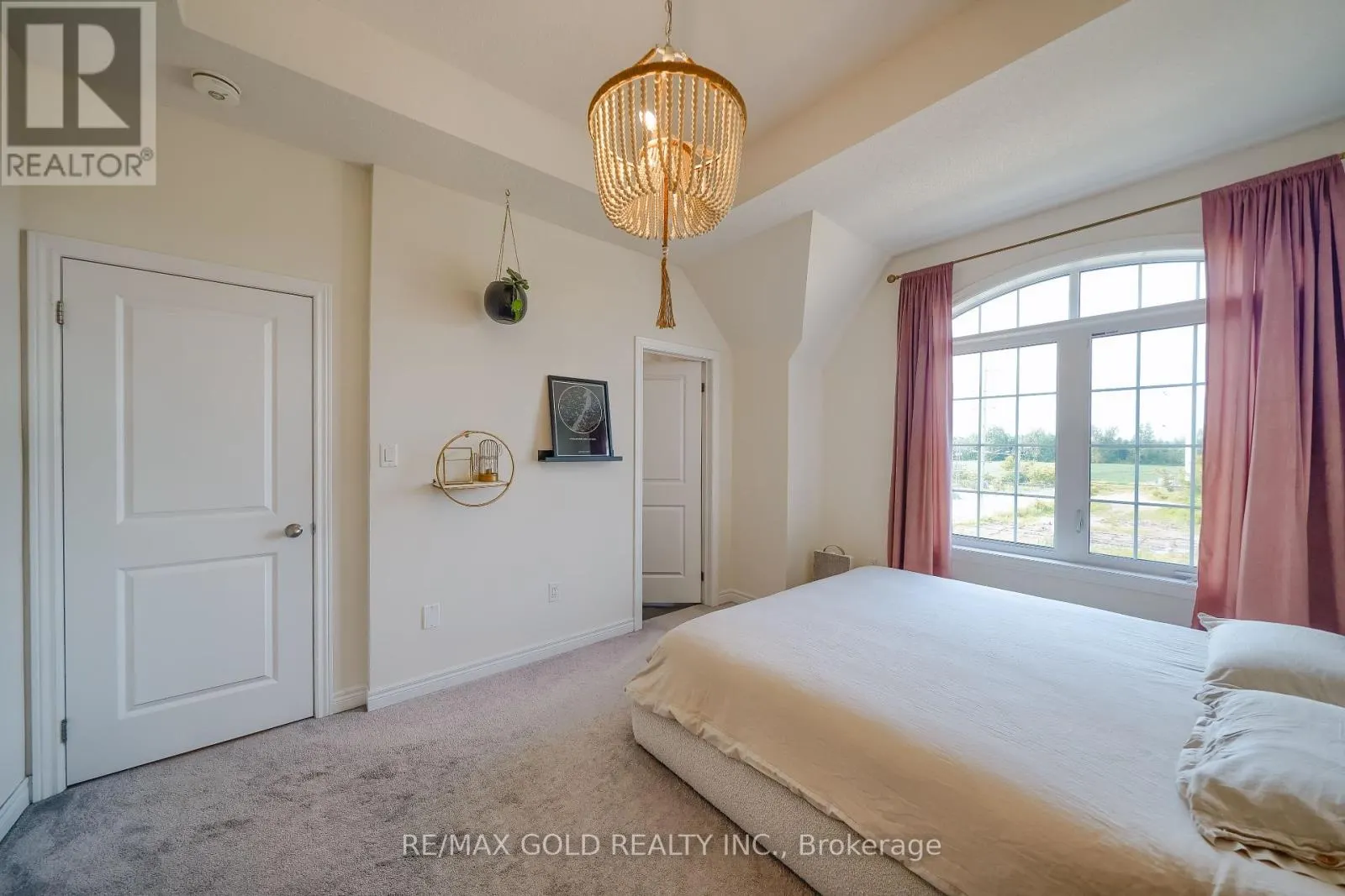 124 FRUITVALE CIRCLE