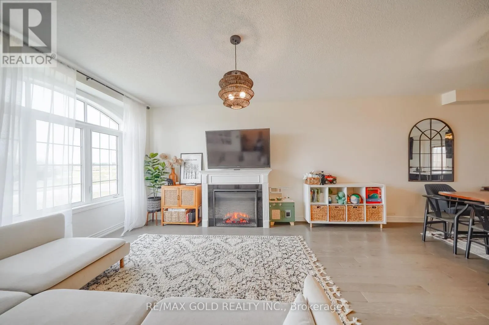 124 FRUITVALE CIRCLE
